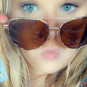 Meet your Posher, Madeline